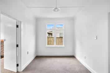 142 Carlyle Street, Napier South
