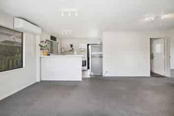 17a Leaming Place, Clarks Beach