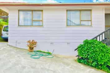 61a Sunset Rd, Totara Vale