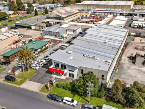 Substantial Road Frontage Unit