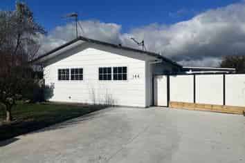 144 Bartholomew Road, Levin