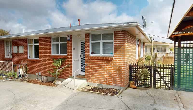2/15 Clouston Park Road, Ebdentown