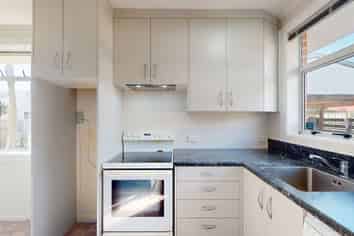 2/15 Clouston Park Road, Ebdentown