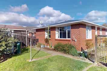 2/15 Clouston Park Road, Ebdentown