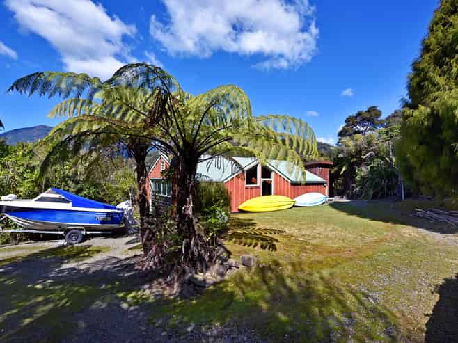 26 Kamahi Road, Tennyson Inlet, Tennyson Inlet