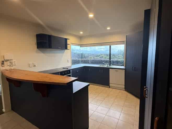 84 Birch Street, Hilltop