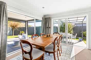 10A West Place, Greenmeadows