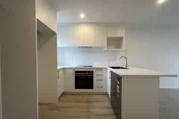 6 Ngae Place , Mangere East