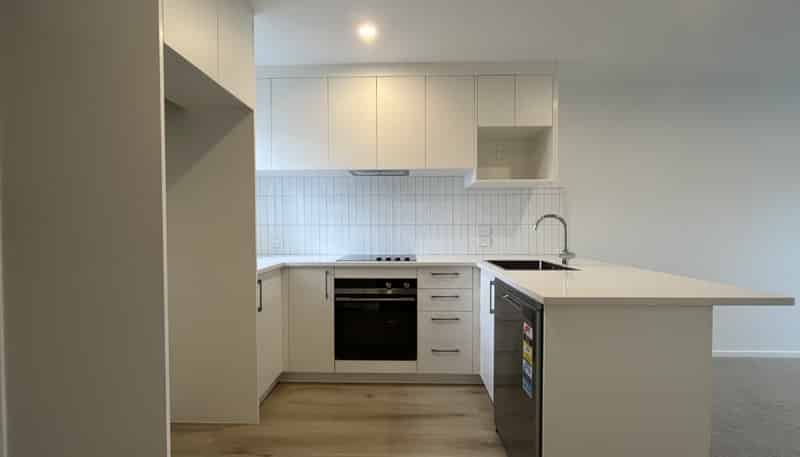 6 Ngae Place , Mangere East