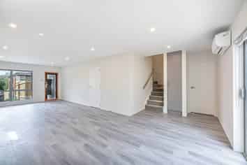 8A Plumpton Avenue, Mount Roskill