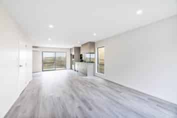8A Plumpton Avenue, Mount Roskill