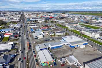 High profile corner site on SH6