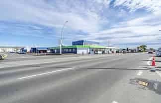 High profile corner site on SH6