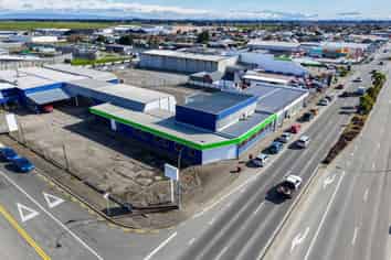High profile corner site on SH6