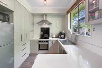 76  Inglewood Road , Hawthorndale