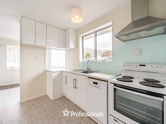 15B Pencarrow Crescent, Wainuiomata