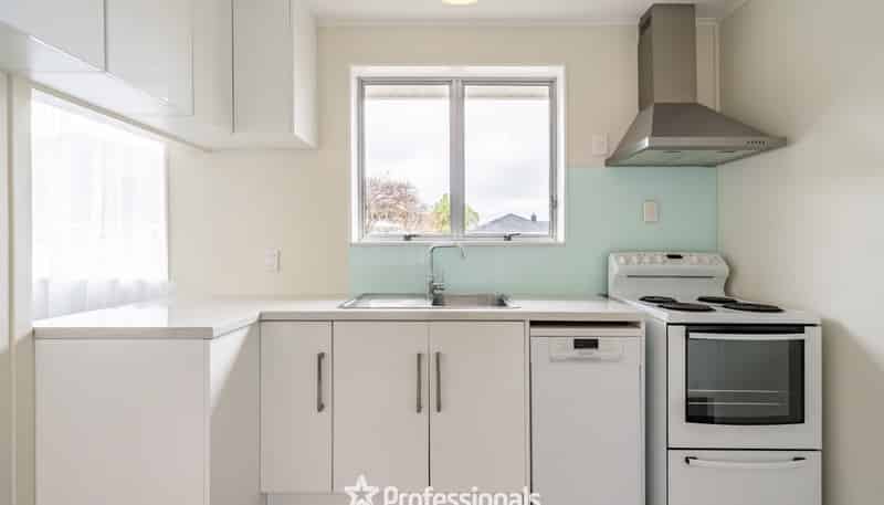 15B Pencarrow Crescent, Wainuiomata
