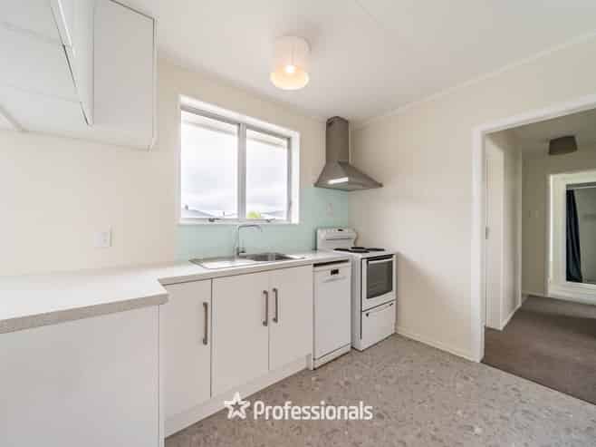 15B Pencarrow Crescent, Wainuiomata