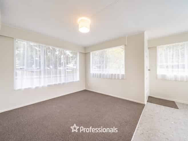 15B Pencarrow Crescent, Wainuiomata