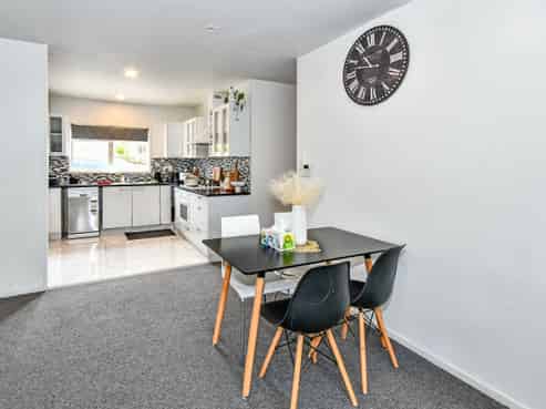 27 Dovey Place, Massey