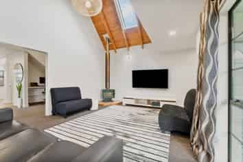 19 Crampton Court, Orewa