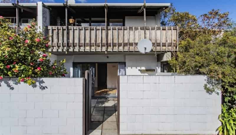 2/25 Winchester Street, Merivale