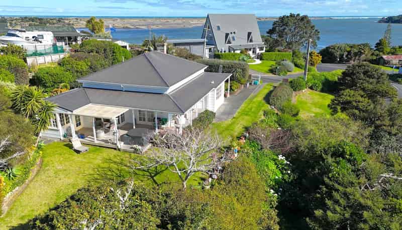 1 Cobourne Place, Port Waikato