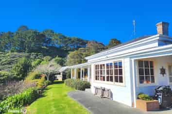 1 Cobourne Place, Port Waikato