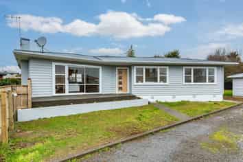 14 Highbury Drive , Levin