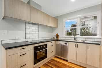 14 Highbury Drive , Levin