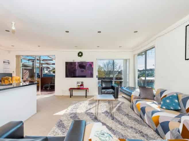 2 Doone Place, Massey