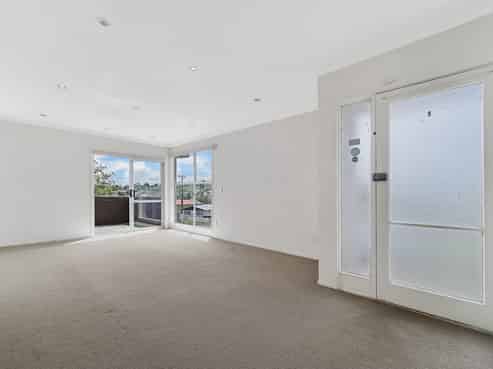2 Doone Place, Massey