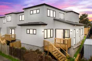 4/90 Moire Road, Massey