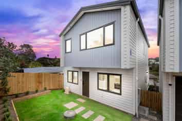 4/90 Moire Road, Massey