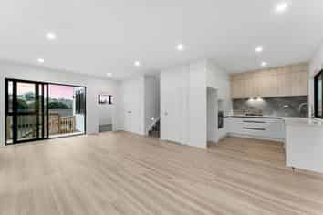 4/90 Moire Road, Massey
