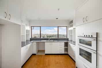 6 Forsythe Place, Massey