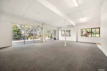6 Forsythe Place, Massey