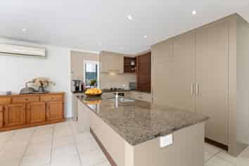 25 Bridgefield Crescent, Flat Bush