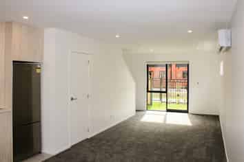 2/12 Biddle Crescent, Taita