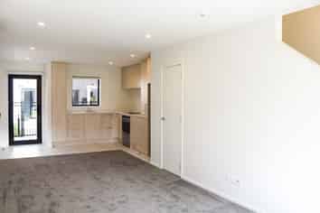 2/12 Biddle Crescent, Taita