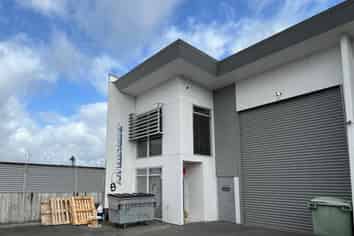 Modern premium unit in central Greerton location!