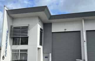 Modern premium unit in central Greerton location!