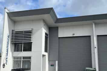 Modern premium unit in central Greerton location!