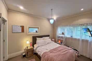 194 Green Lane West, Greenlane