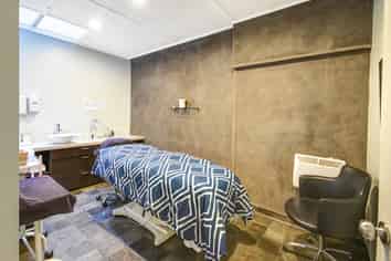 Established Hair & Beauty Salon 