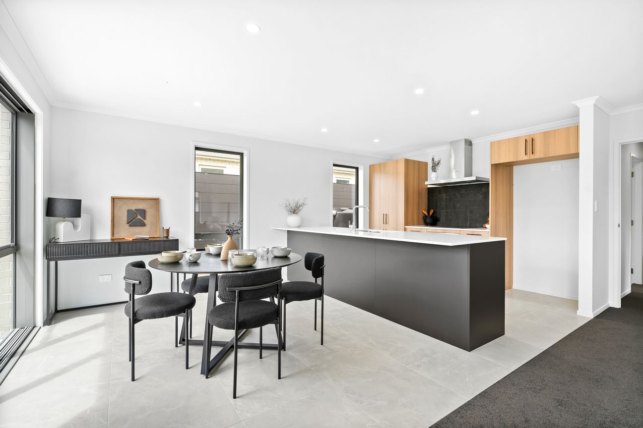 Four Homes. One Opportunity. Make It Yours. - Aanzicht 2