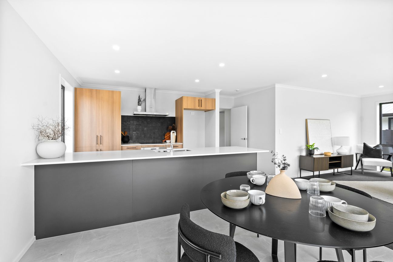 Four Homes. One Opportunity. Make It Yours. - Aanzicht 4