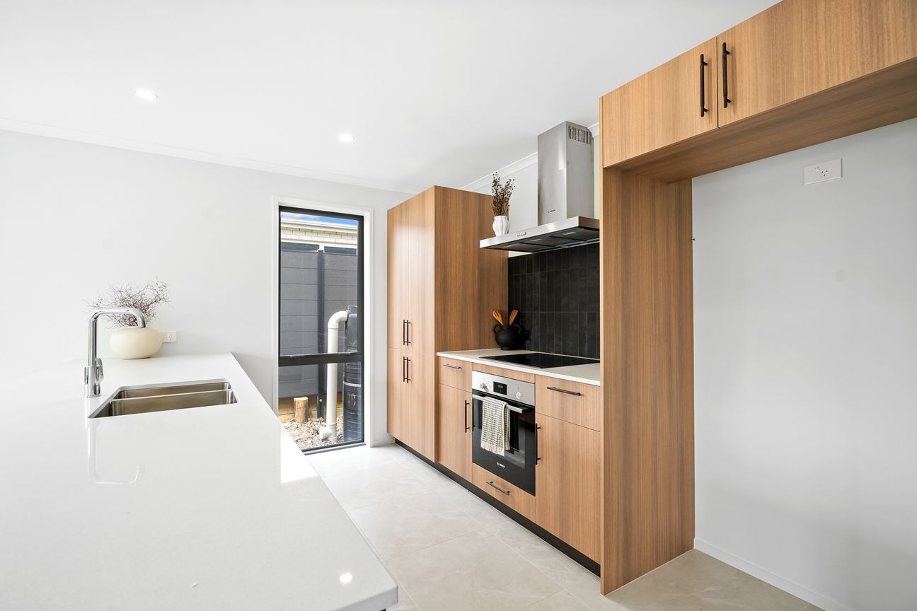 Four Homes. One Opportunity. Make It Yours. - Aanzicht 5