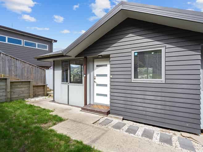 5 Carleton Place, Toi Toi