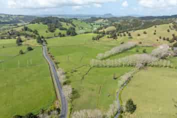 42 Kopeti Road, Hukerenui